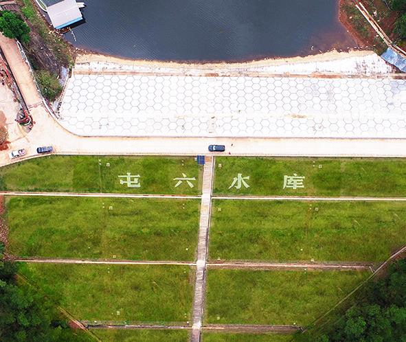 广西屯六水库除险加固工程项目顺利通过下闸蓄水验收 1  陶佳雪摄.jpg